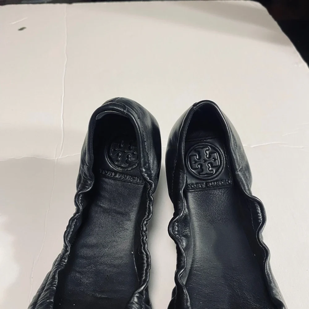 Tory Burch Ambrose‎ Gold Logo Reva Cap Toe Ballet Flats Black Leather Size 5.5